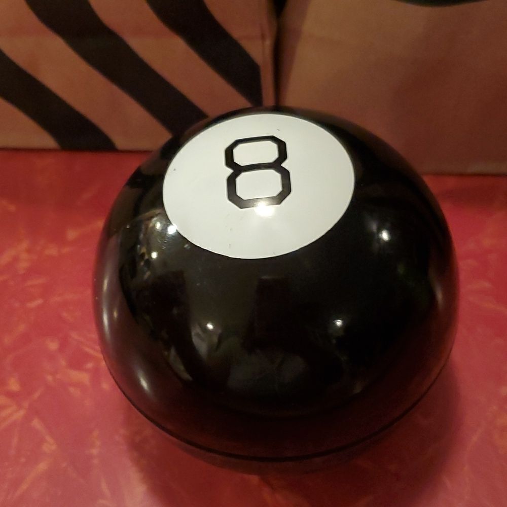 Crazy 8 Ball